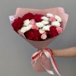 авторский пудровый букет с розами